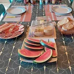 D'hote Les Maisons De Gaia Bed and Breakfast Tuchan