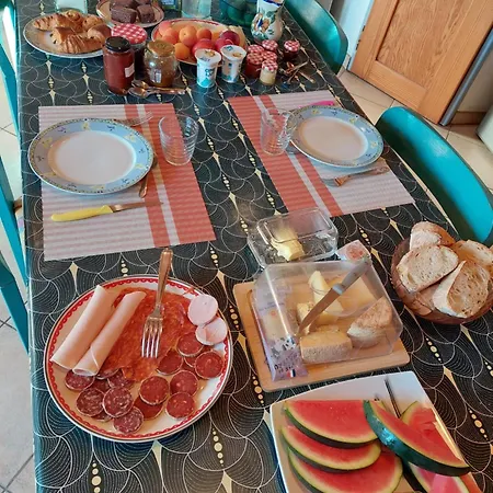 D'hote Les Maisons De Gaia Bed & Breakfast Tuchan