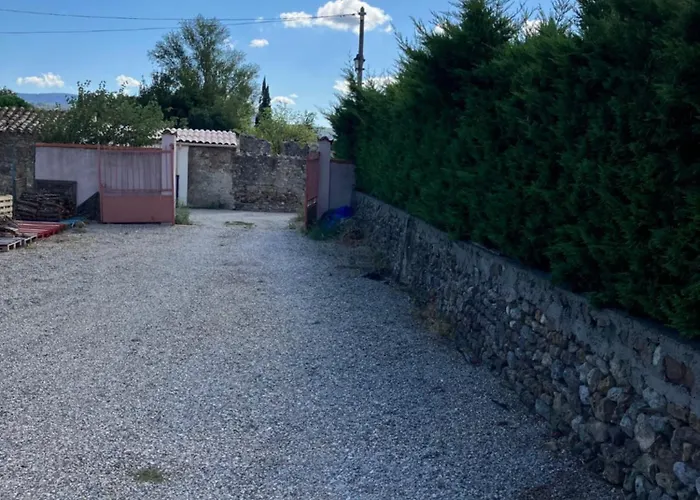 D'hote Les Maisons De Gaia Bed & Breakfast 3*